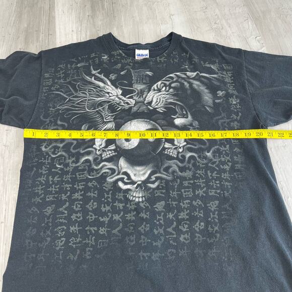 Y2K Dragon Vs Tiger Yin Yang Black White Liquid Blue Graphic T-Shirt 2000s Large - Picture 7 of 10